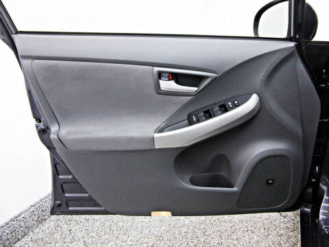 2010 Toyota Prius III