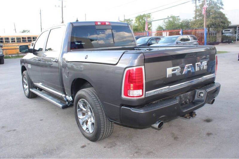 2017 RAM Ram 1500 Pickup Laramie Limited photo 4