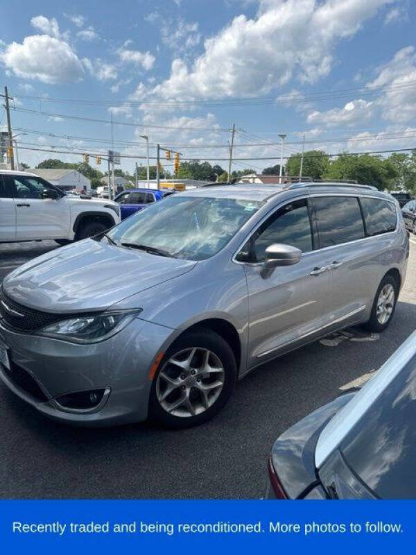 2020 Chrysler Pacifica Touring L