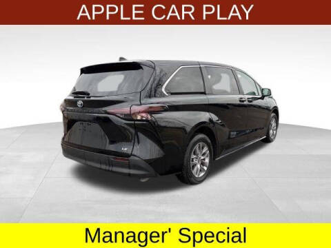 2025 Toyota Sienna LE 8-Passenger