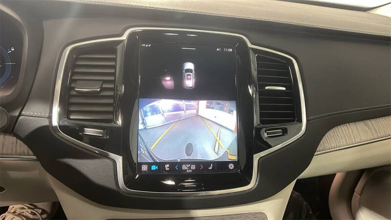 2023 Volvo XC90 Recharge T8 Ultimate Dark Theme