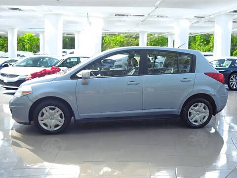 2011 Nissan Versa 1.8 S