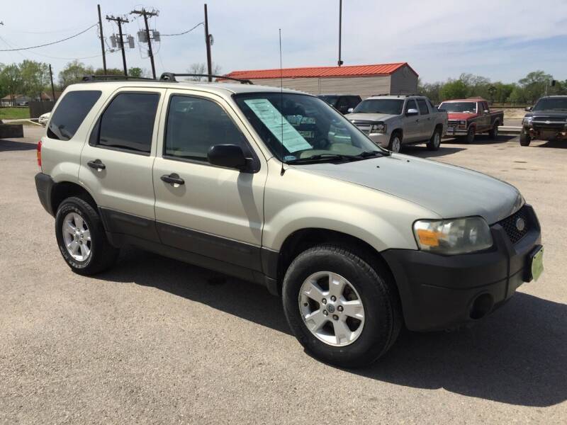 2005 Ford Escape for sale at JENTSCH MOTORS in Hearne TX