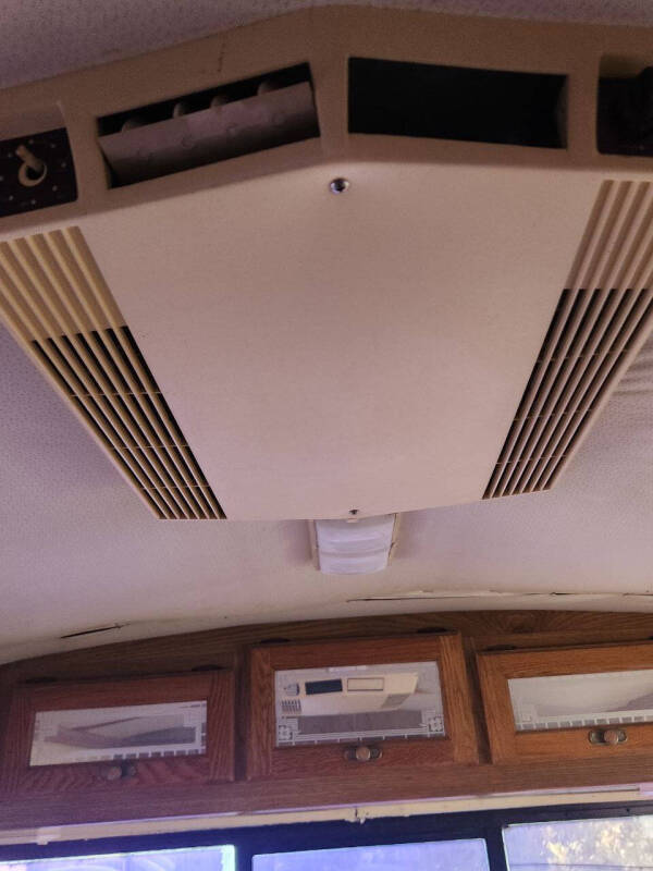 1989 Pace American 37F