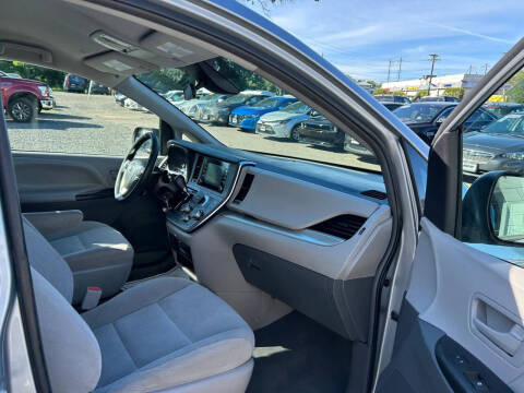 2019 Toyota Sienna L 7-Passenger