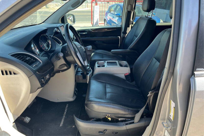 2014 Chrysler Town and Country Touring