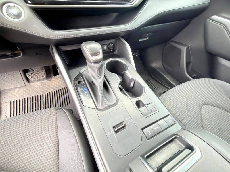 2021 Toyota Highlander LE