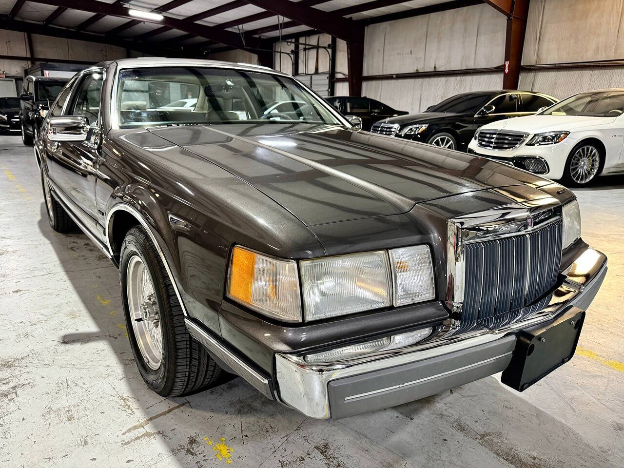 1992 Lincoln Mark VII for sale at Carnival Car Company in Victoria, TX