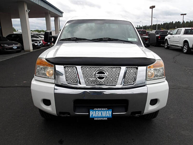2011 Nissan Titan SV