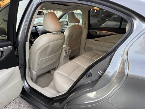 2015 Infiniti Q50 Premium