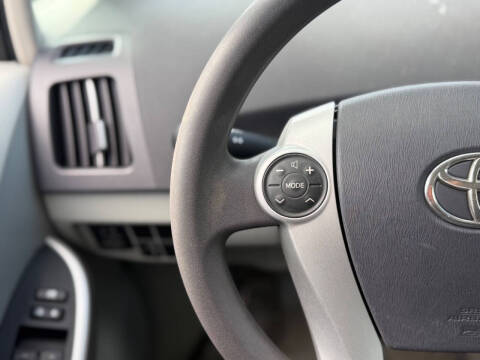 2010 Toyota Prius III