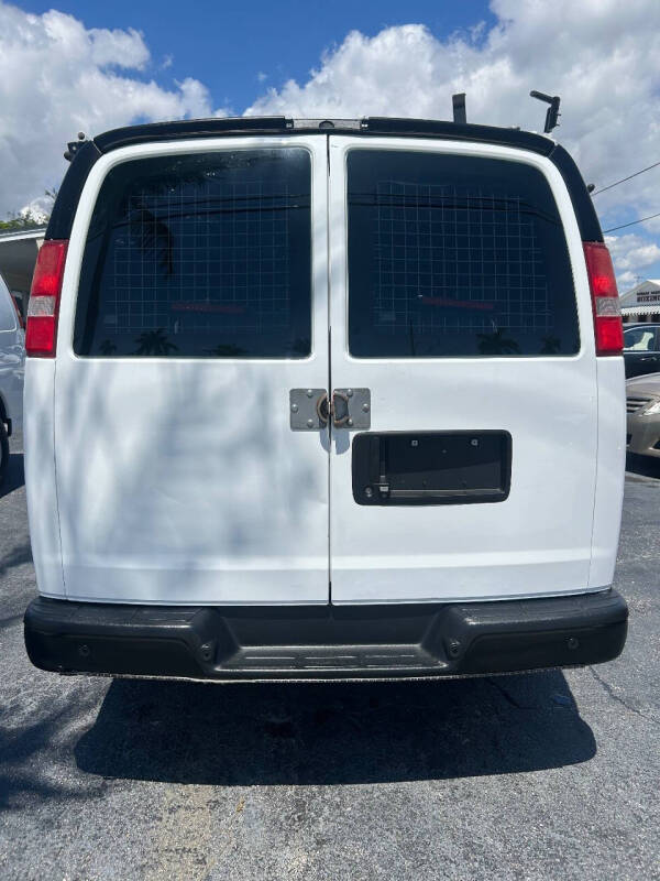 2017 Chevrolet Express 2500