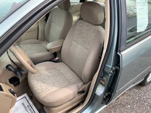 2005 Ford Focus ZX4 SE