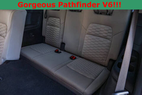 2022 Nissan Pathfinder SV