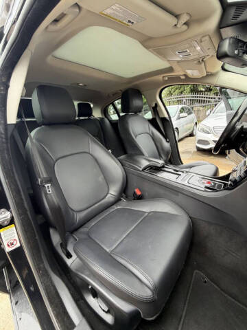 2018 Jaguar XE 25t Premium