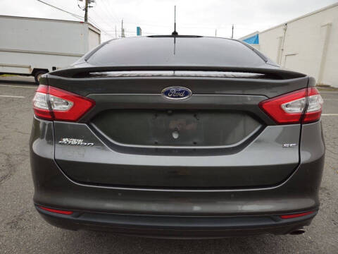 2016 Ford Fusion SE