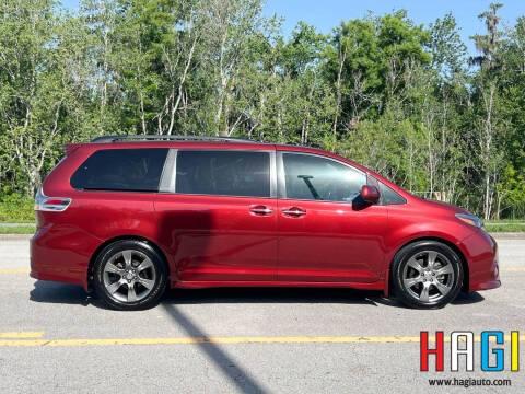 2017 Toyota Sienna SE 8-Passenger