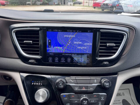 2017 Chrysler Pacifica Touring-L Plus