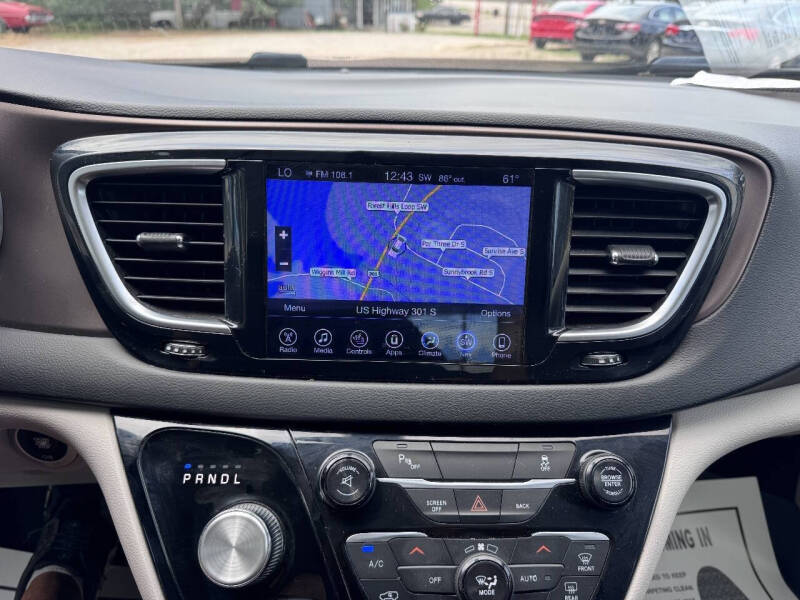 2017 Chrysler Pacifica Touring-L Plus