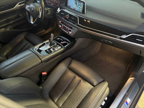 2019 BMW 7 Series 740i
