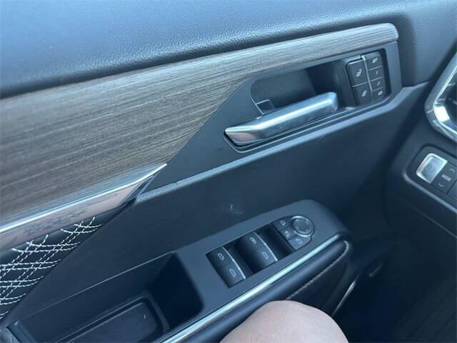 2025 GMC Acadia Denali