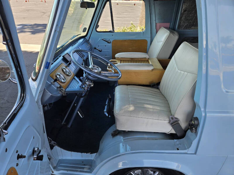 1961 Ford Econoline