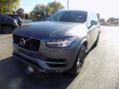 2017 Volvo XC90 T6 Momentum