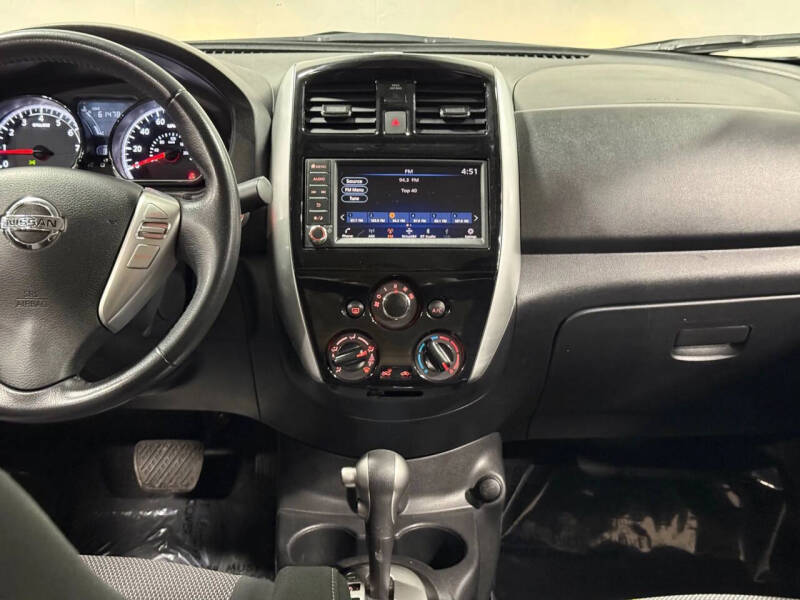 2019 Nissan Versa SV