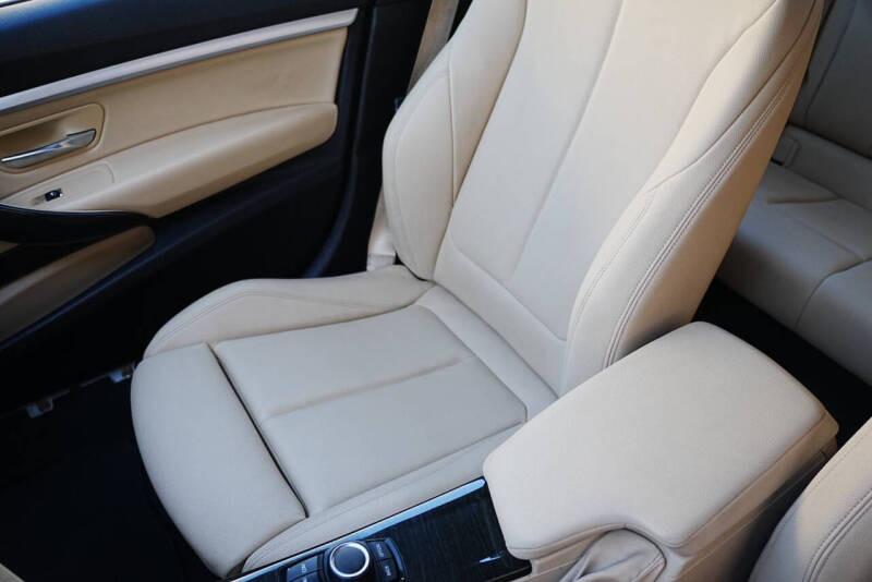 2018 BMW 3 Series 330i xDrive Gran Turismo