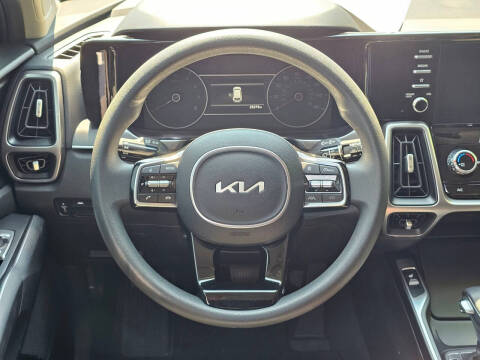 2023 Kia Sorento LX