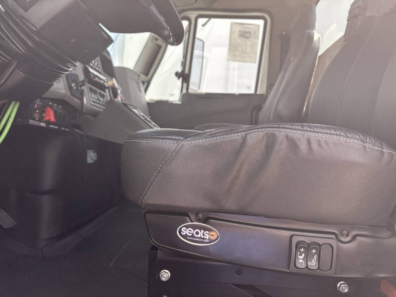 2014 International DuraStar 4400