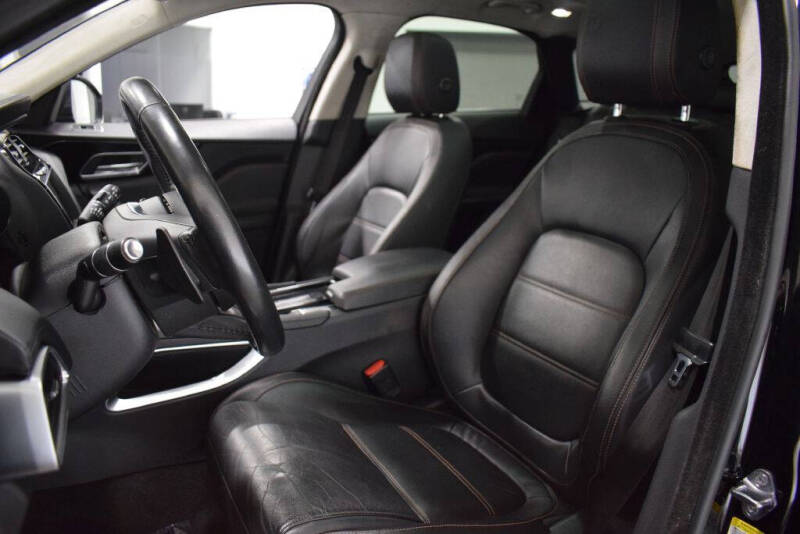 2019 Jaguar F-PACE 30t Prestige