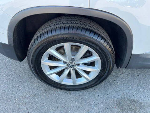 2017 Volkswagen Tiguan 2.0T Wolfsburg Edition