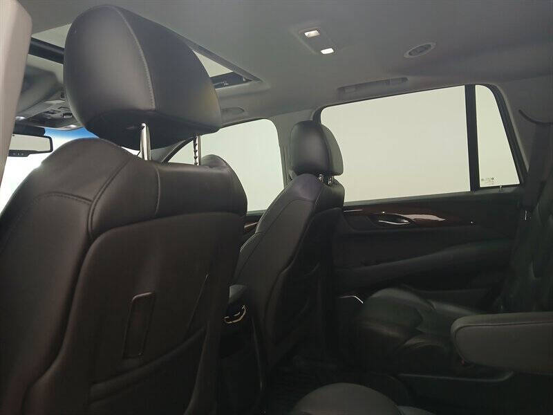 2016 Cadillac Escalade Luxury Collection