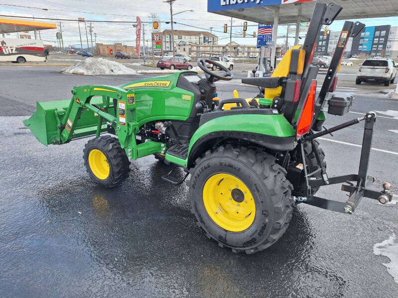2023 John Deere 2025 R