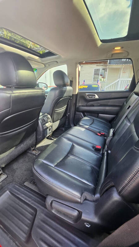 2016 Nissan Pathfinder SL