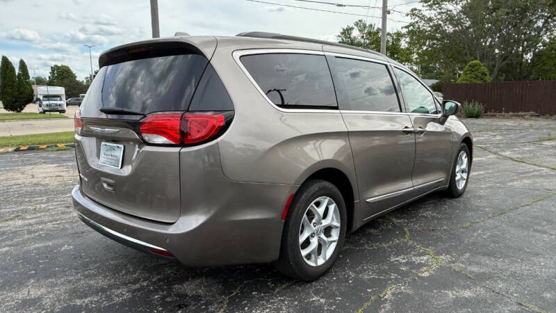 2017 Chrysler Pacifica Touring-L