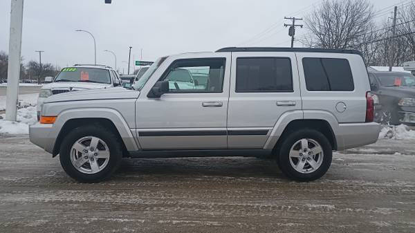 2008 Jeep Commander Sport