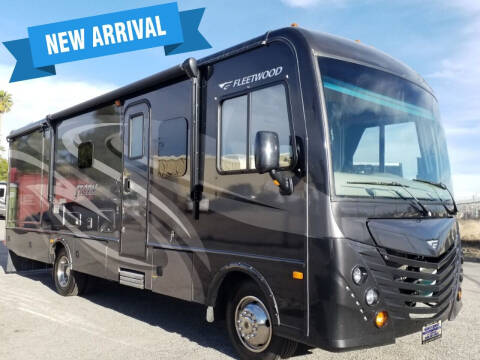 2015 Fleetwood Storm 30L