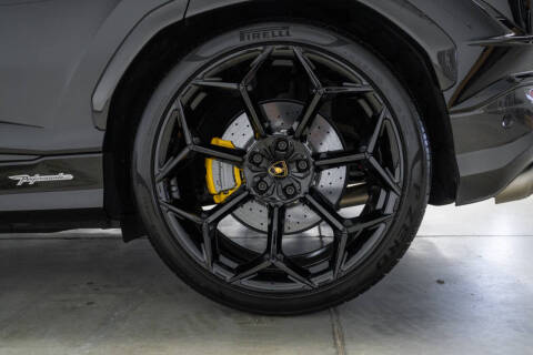 2023 Lamborghini Urus Performante