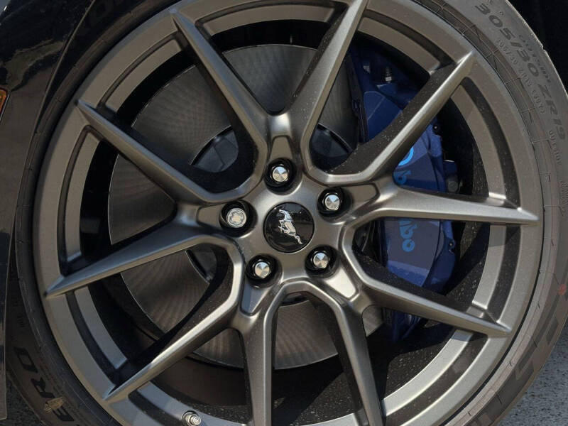 2025 Ford Mustang Dark Horse