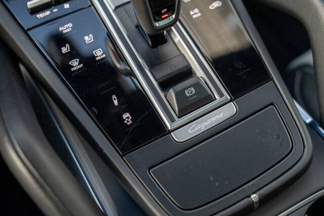 2022 Porsche Cayenne 34