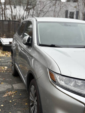 2019 Mitsubishi Outlander SE
