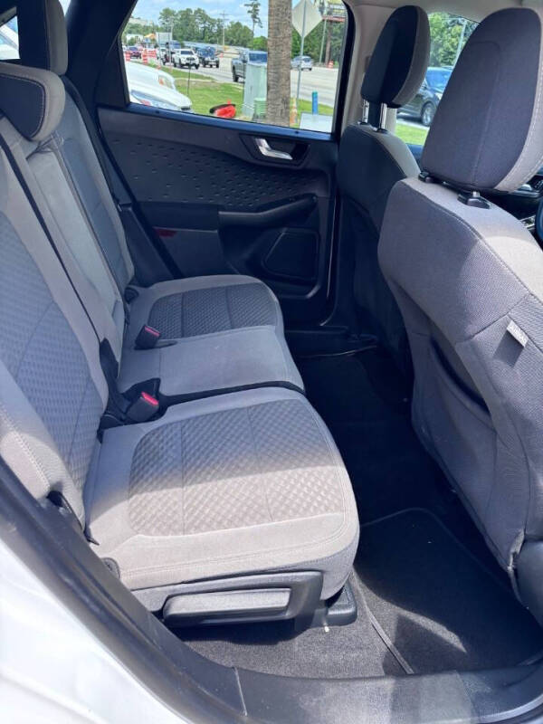2020 Ford Escape SE