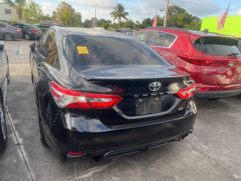 2018 Toyota Camry SE