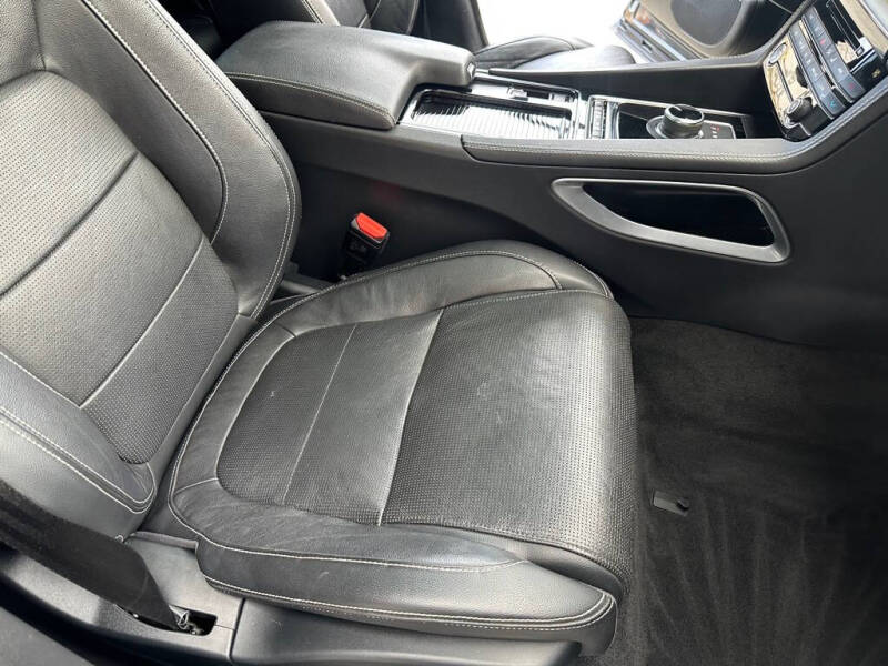 2019 Jaguar F-PACE S