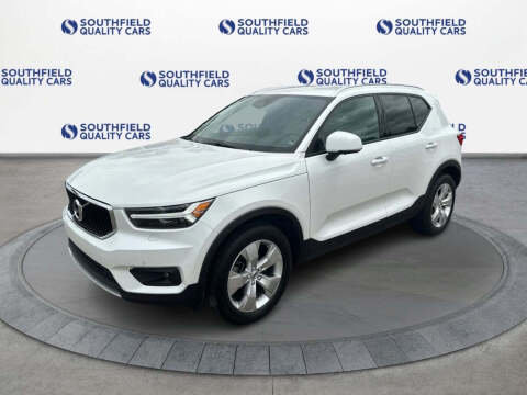 2022 Volvo XC40 T5 Momentum