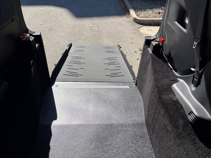 2025 Toyota Sienna LE 8-Passenger