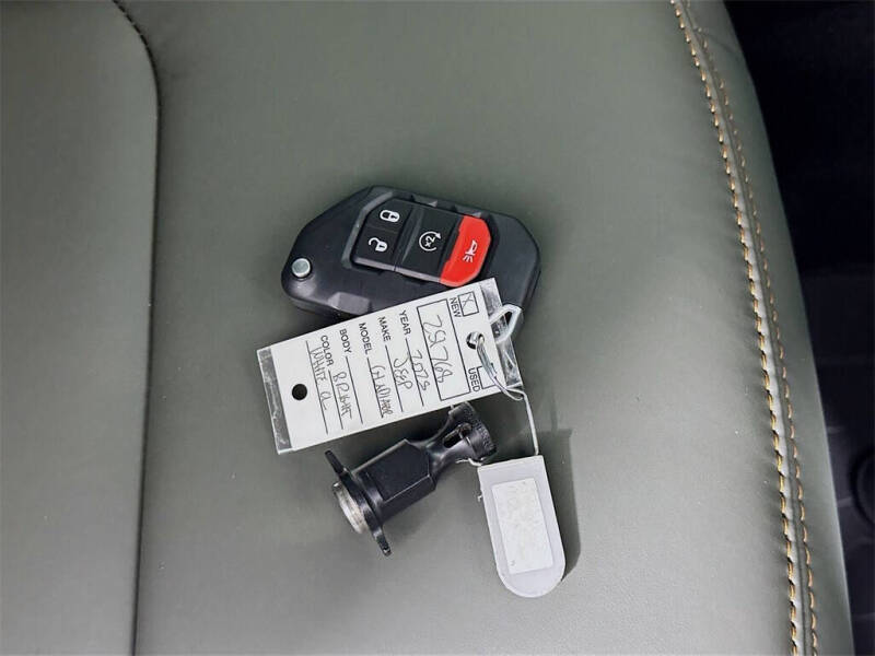 2025 Jeep Gladiator Mojave X