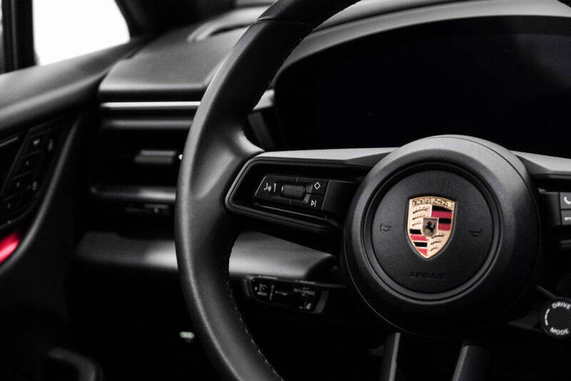 2024 Porsche Macan 4 Electric